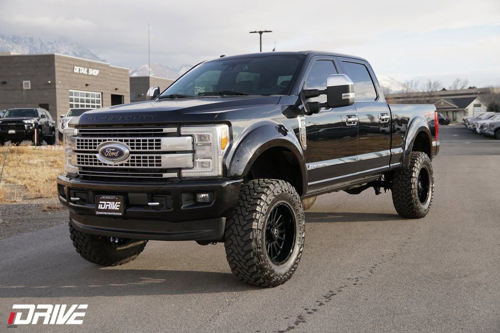 Used 2017 Ford F350 Platinum w/ Platinum Ultimate Package image 6