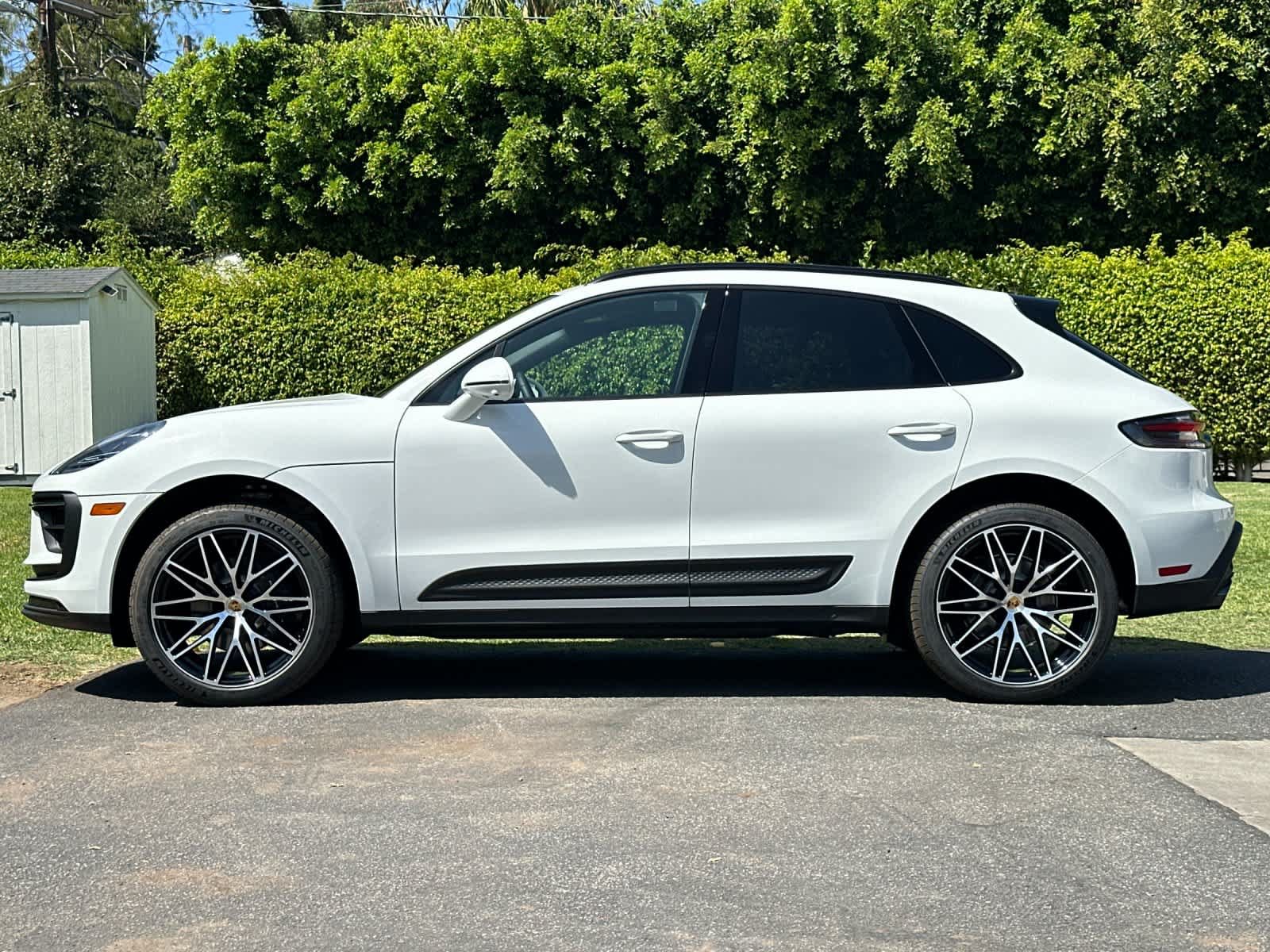 New 2026 Porsche Macan AWD/4WD image 2