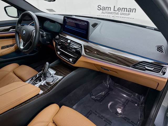 Used 2023 BMW 530e xDrive w/ Premium Package image 32