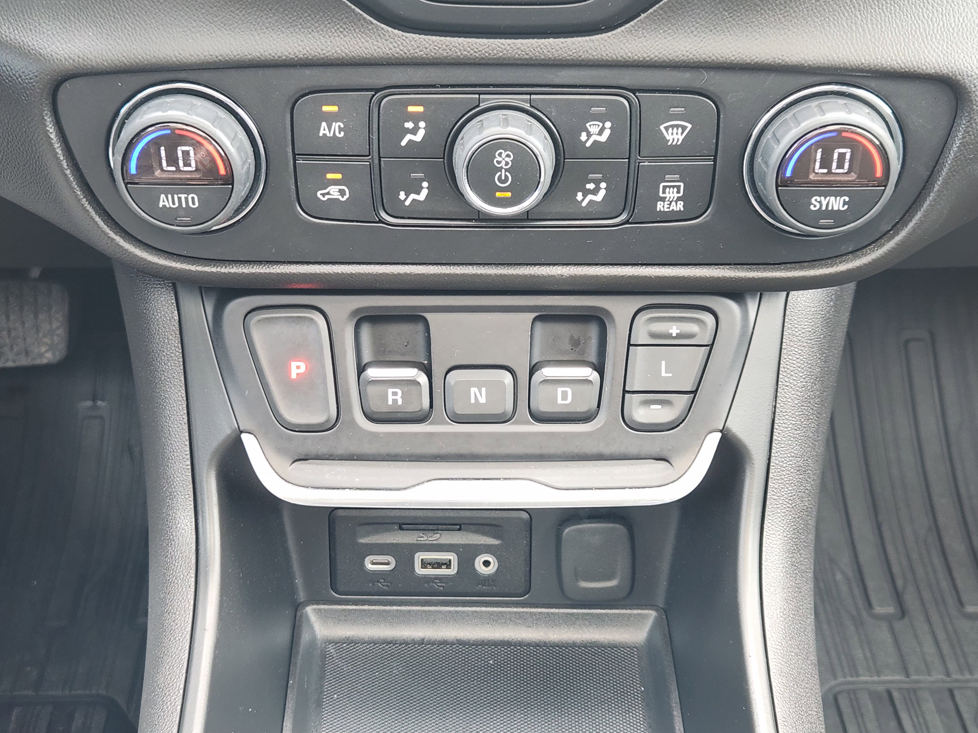 Used 2020 GMC Terrain Denali w/ Denali Premium Package AWD/4WD image 20