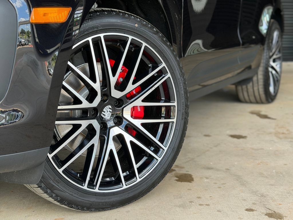 New 2026 Porsche Macan GTS AWD/4WD image 6