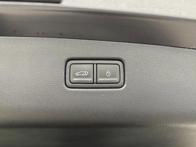 Used 2024 Genesis GV70 2.5T w/ Sport Prestige Package image 16