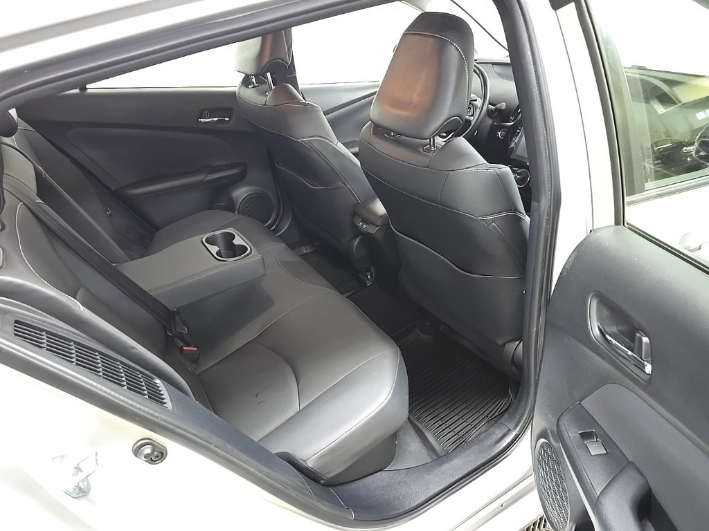 Used 2022 Toyota Prius Prime XLE image 17