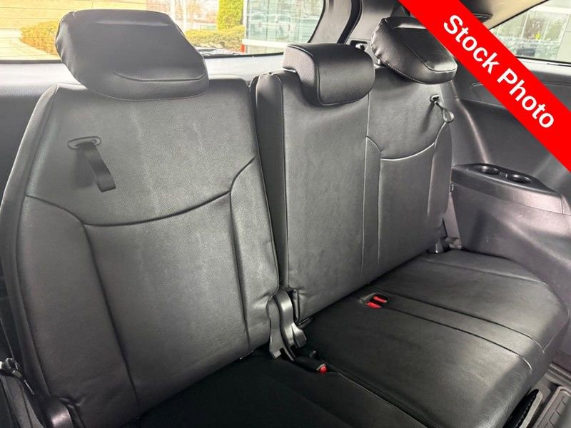 Used 2025 Toyota Sienna Platinum image 13