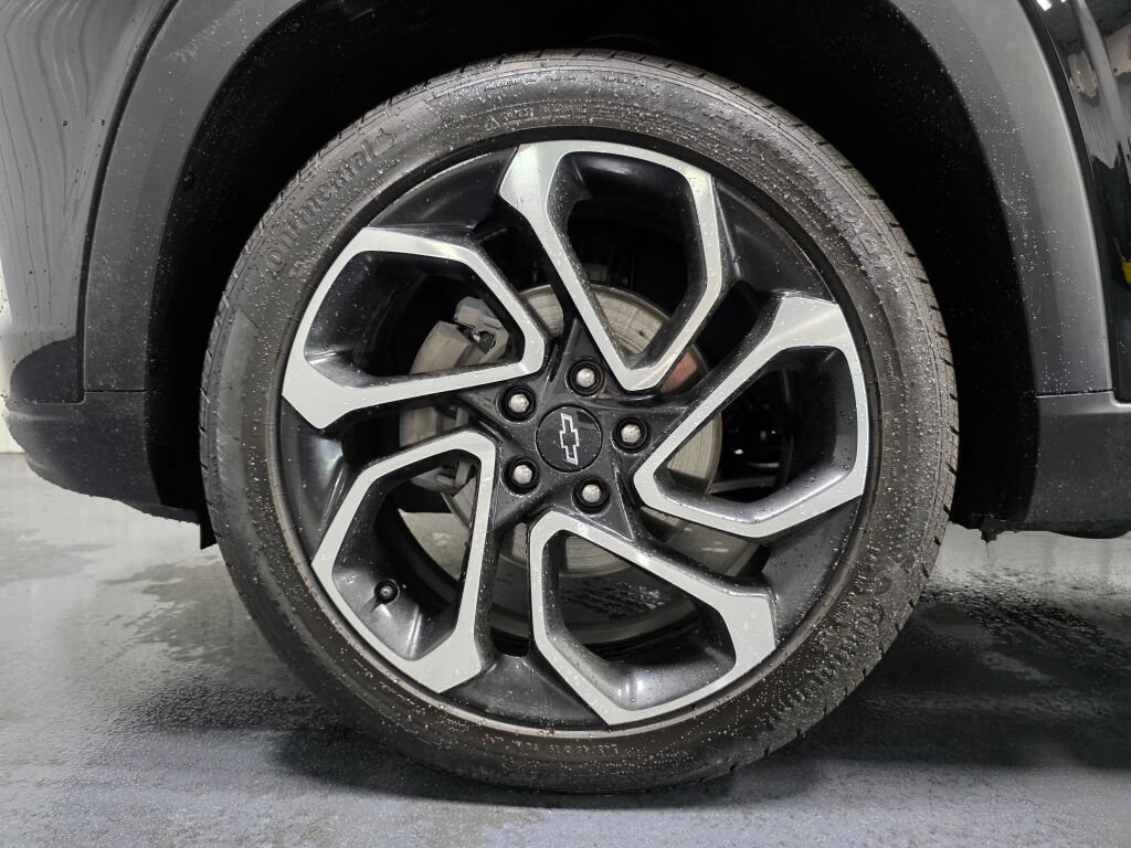 Used 2024 Chevrolet Trax RS w/ Sunroof Package FWD image 5