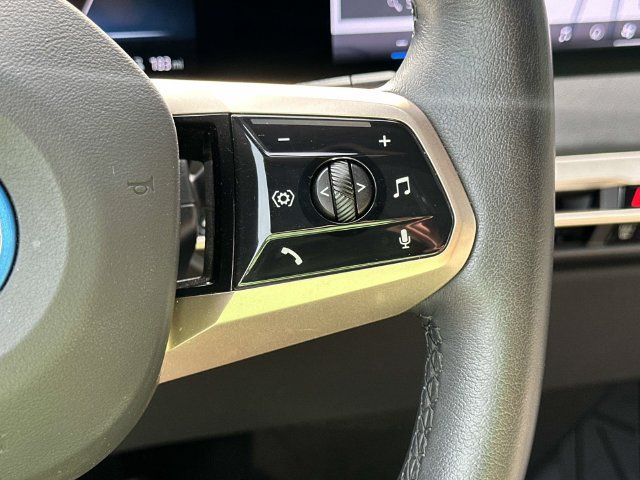 Certified 2024 BMW iX xDrive50 w/ Sport Package AWD/4WD image 32