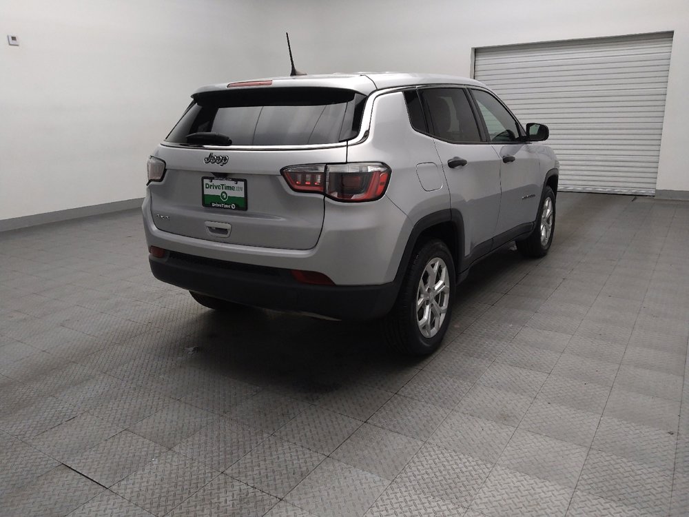 Used 2024 Jeep Compass Sport image 9