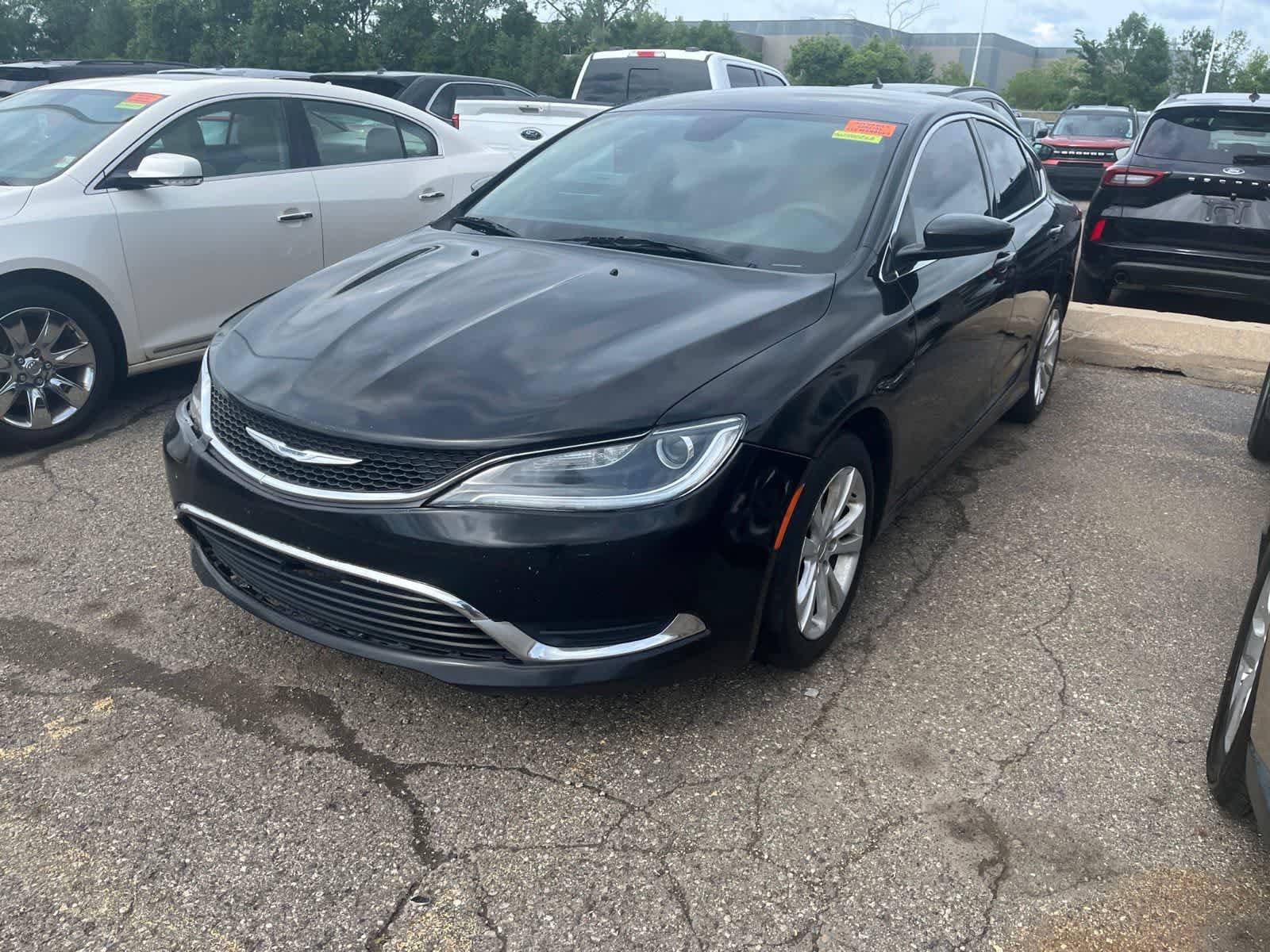 Used 2016 Chrysler 200 Limited FWD image 3