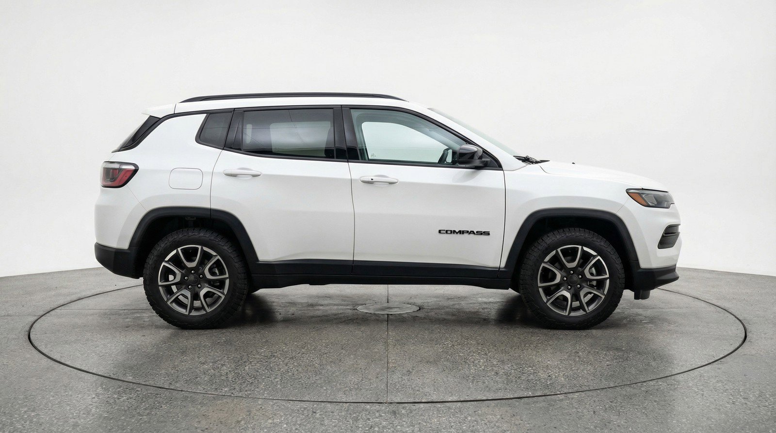 Used 2025 Jeep Compass Trailhawk AWD/4WD image 11