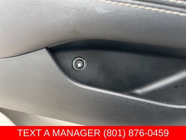 Used 2024 Chrysler Pacifica Limited FWD image 18