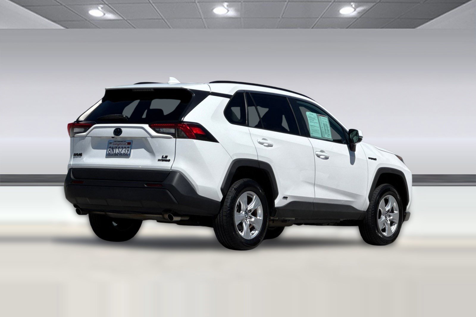 Used 2020 Toyota RAV4 LE w/ All Weather Liner Package AWD/4WD image 8
