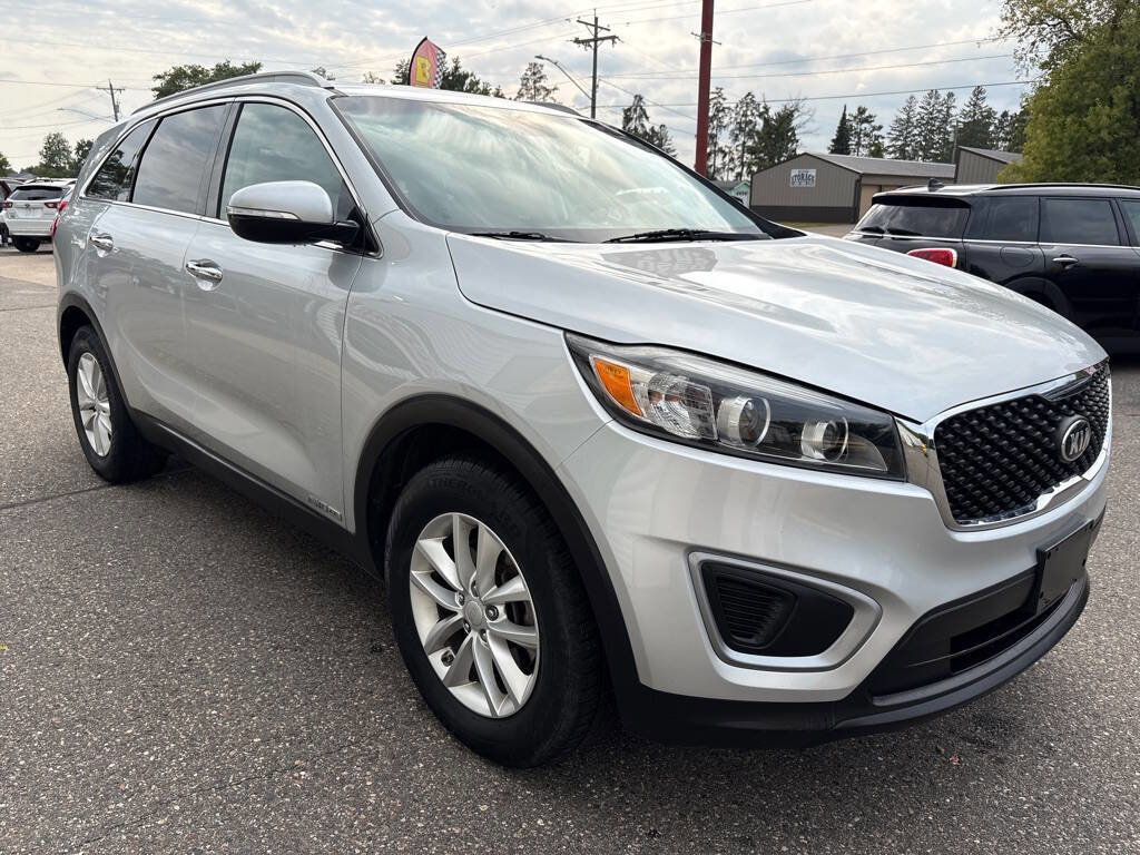 Used 2017 Kia Sorento AWD image 4