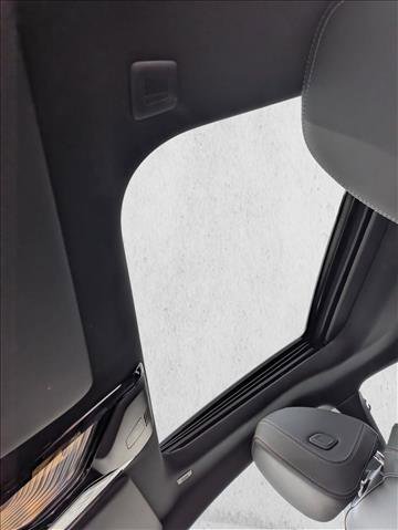 Used 2025 BMW 230i Coupe w/ M Sport Package RWD image 16