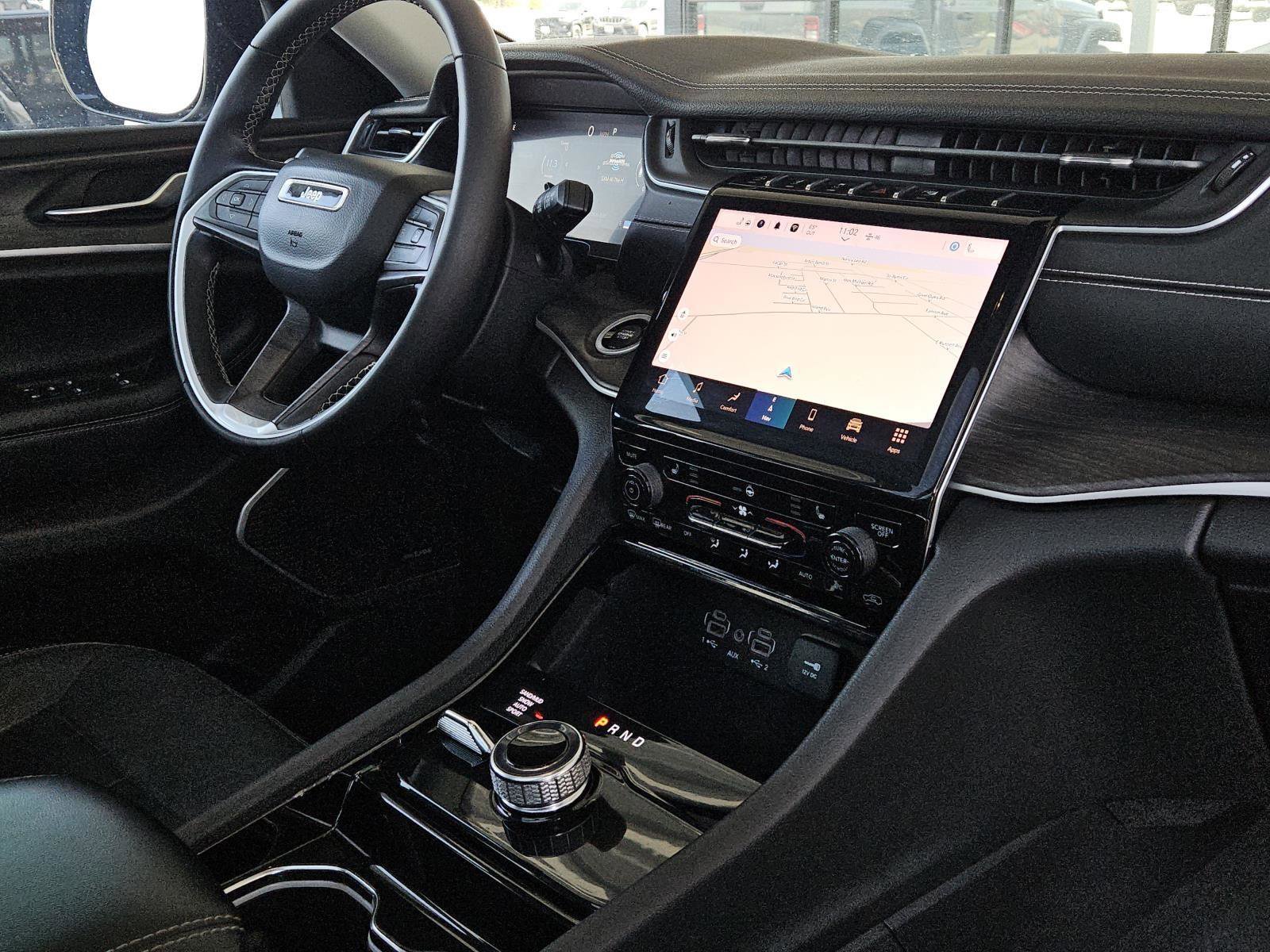 Used 2022 Jeep Grand Cherokee Limited image 32