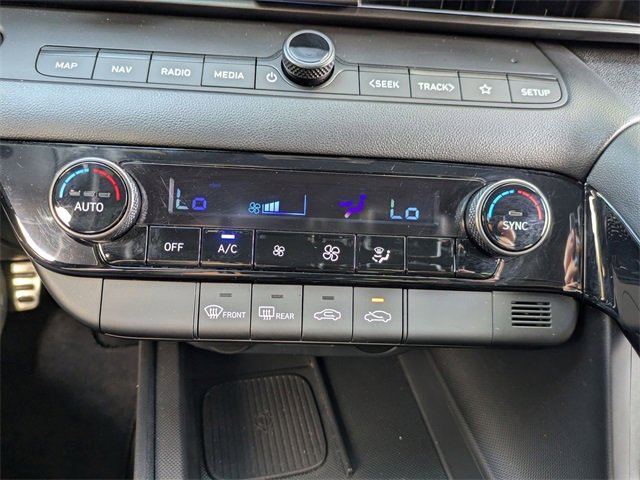 Certified 2025 Hyundai Elantra SEL image 26