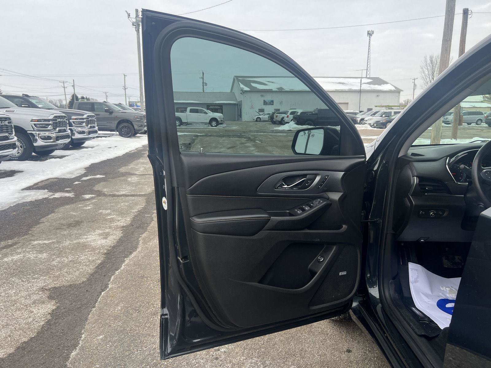 Used 2021 Chevrolet Traverse Premier image 10