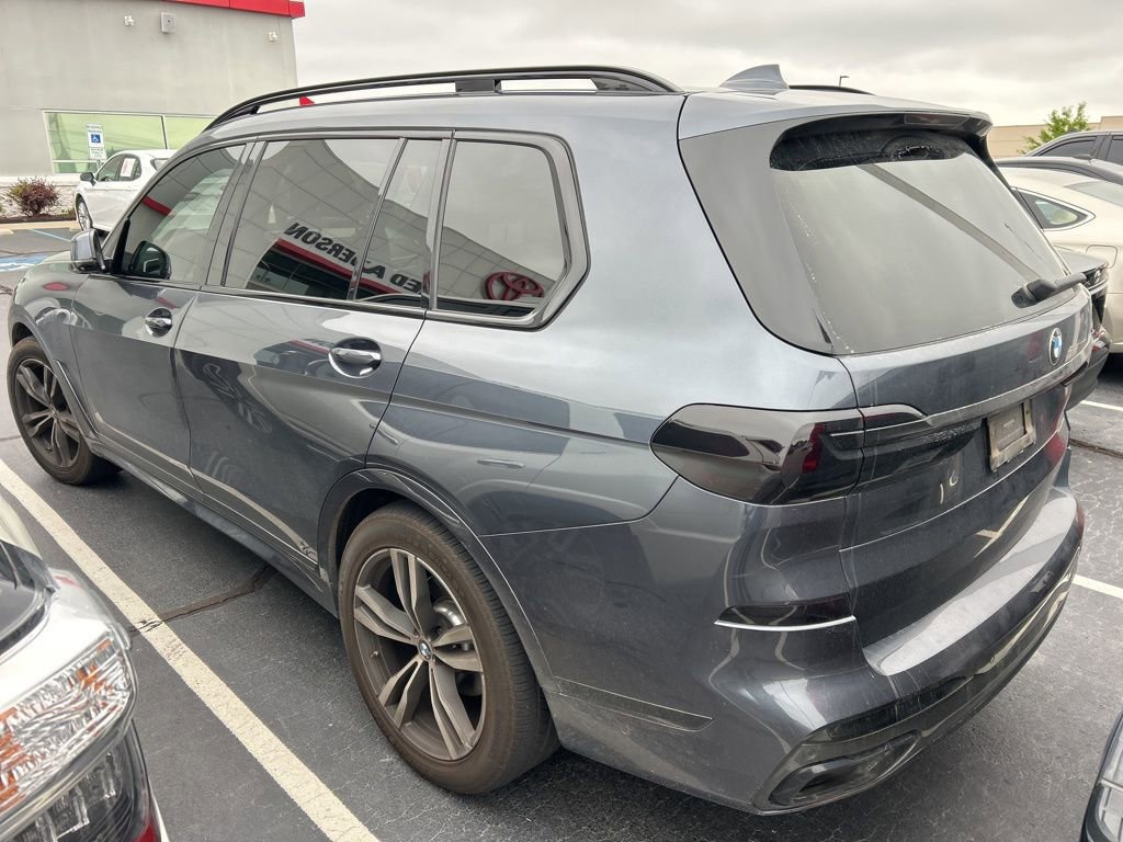 Used 2021 BMW X7 xDrive40i w/ M Sport Package AWD/4WD image 10