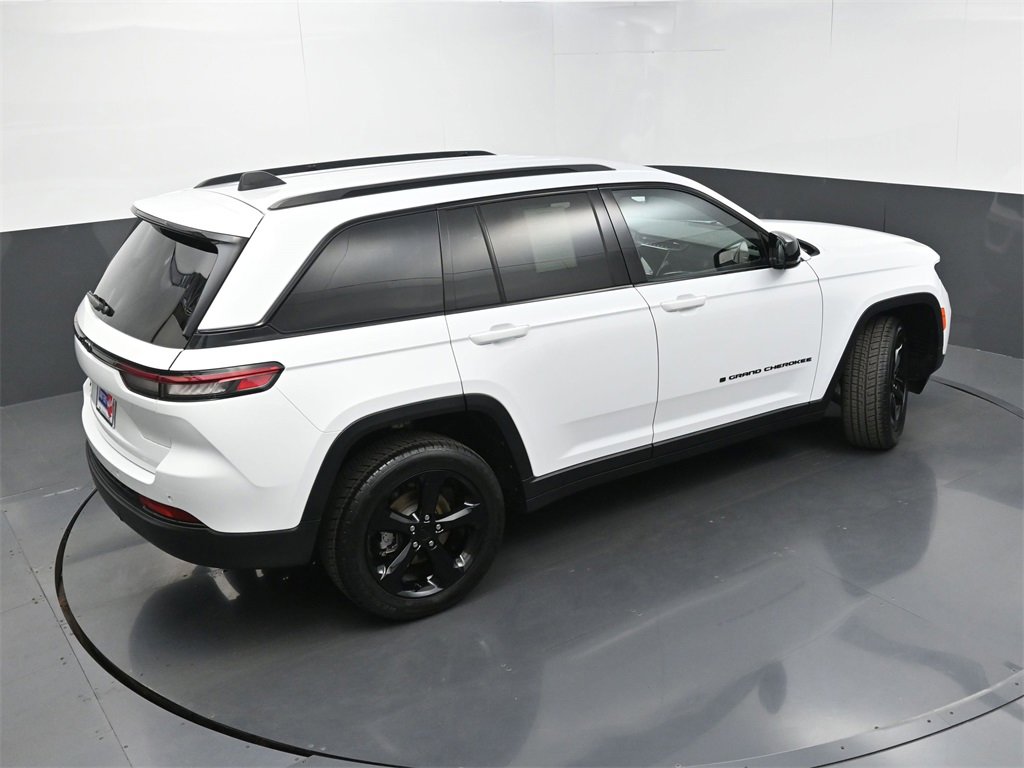 Used 2022 Jeep Grand Cherokee Altitude image 37