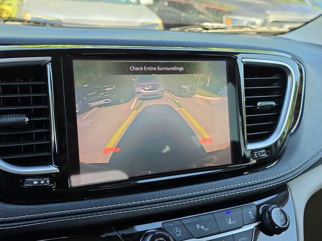 Used 2021 Chrysler Pacifica Limited AWD/4WD image 25