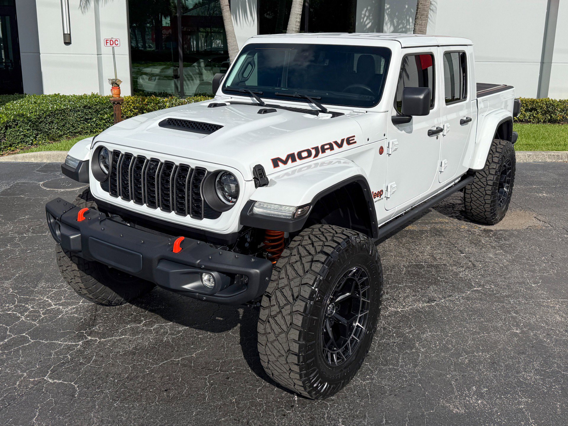 Used 2024 Jeep Gladiator Mojave AWD/4WD image 10