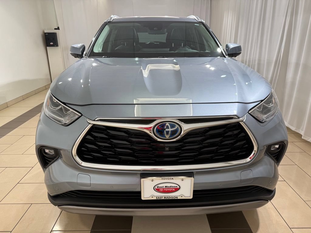 Certified 2024 Toyota Highlander Platinum AWD/4WD image 8