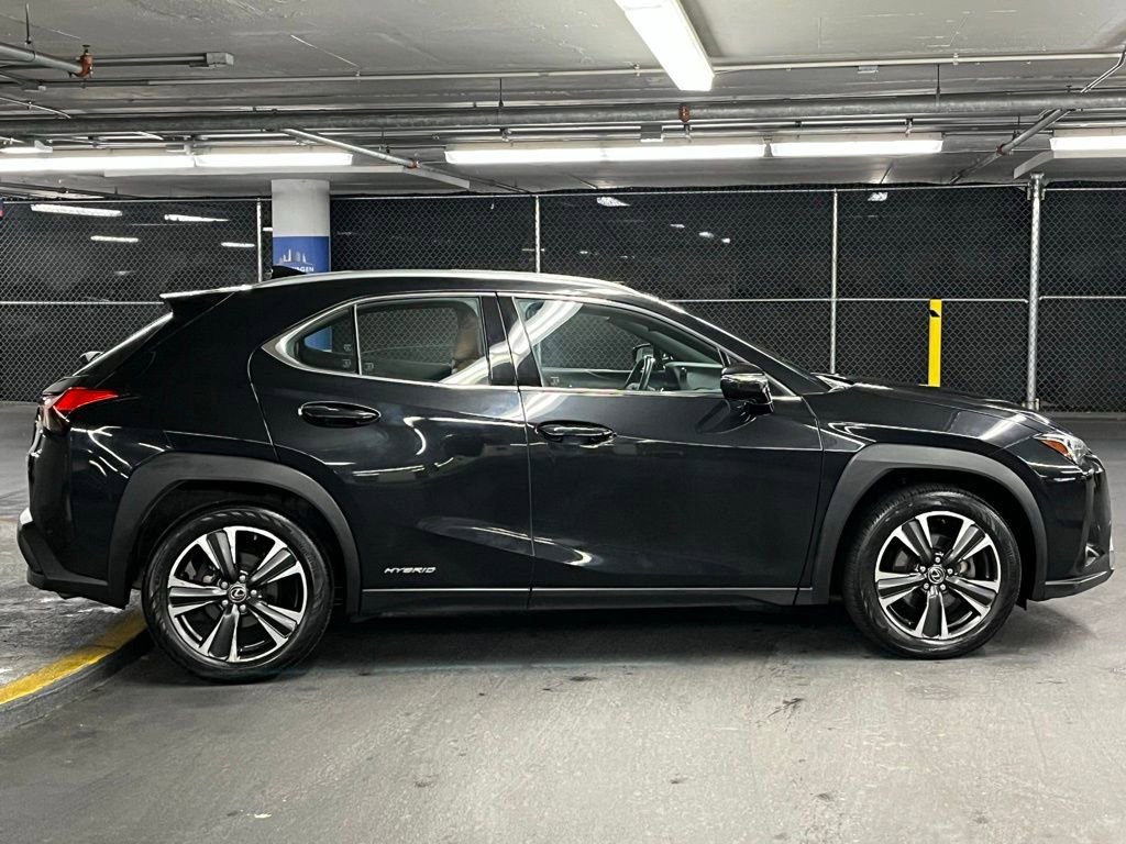 Used 2019 Lexus UX 250h w/ Premium Package image 37