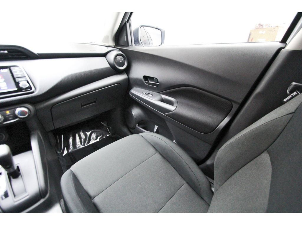 Certified 2025 Nissan Kicks Play S FWD image 8