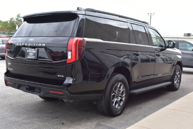 Used 2025 Ford Expedition Max Active AWD/4WD image 13