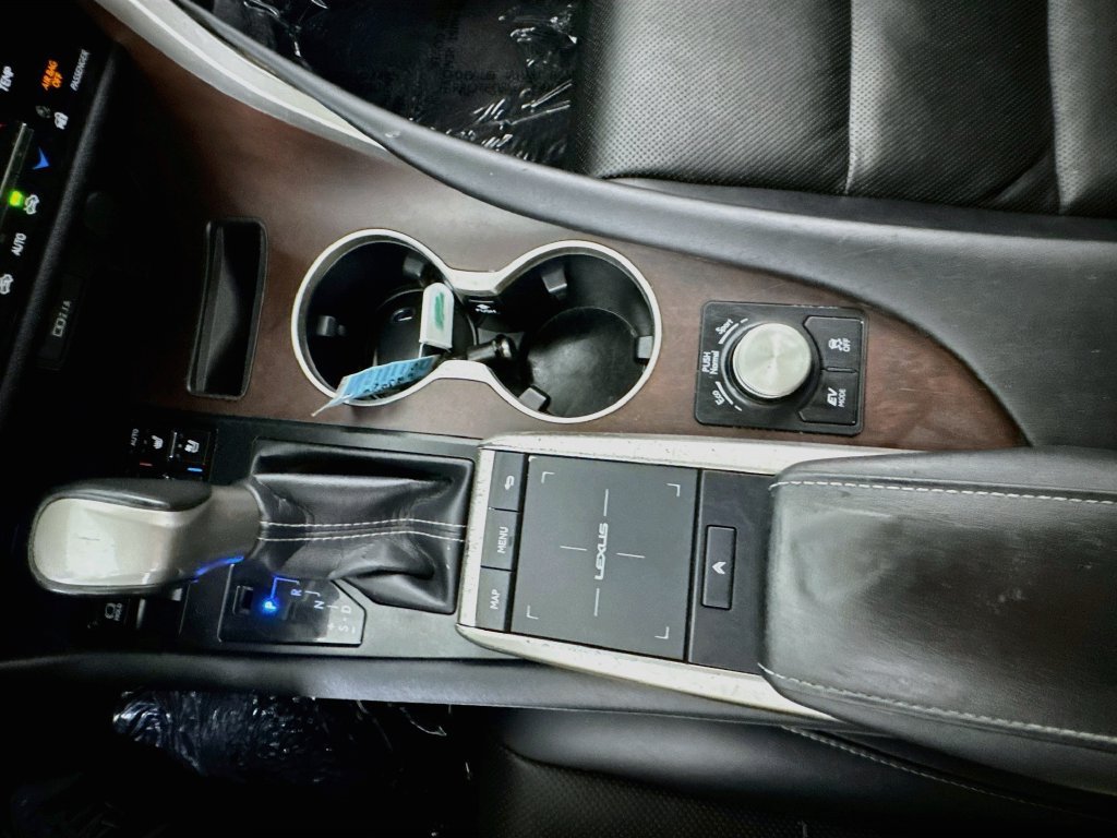 Used 2022 Lexus RX 450h AWD w/ Premium Package image 16