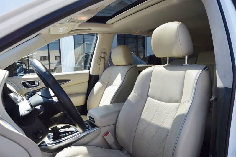 Used 2019 INFINITI QX60 Luxe w/ Essential Package AWD/4WD image 18