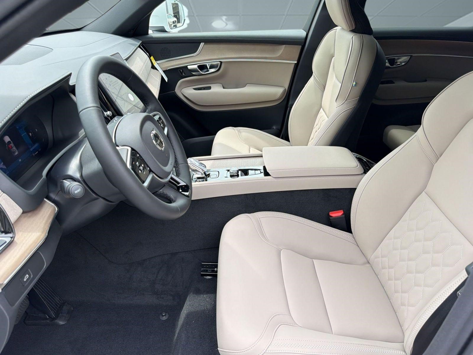 New 2026 Volvo XC90 B6 Plus w/ Protection Package AWD/4WD image 5