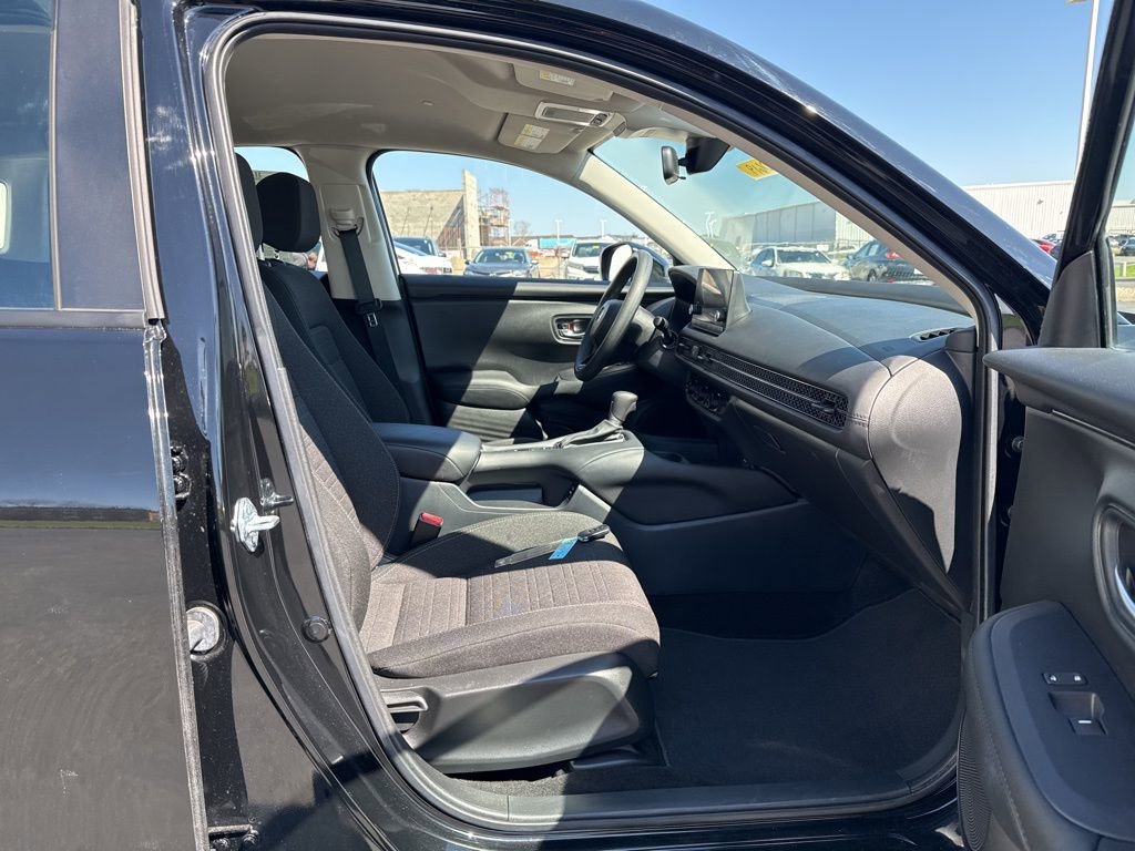 Used 2025 Honda HR-V LX image 35