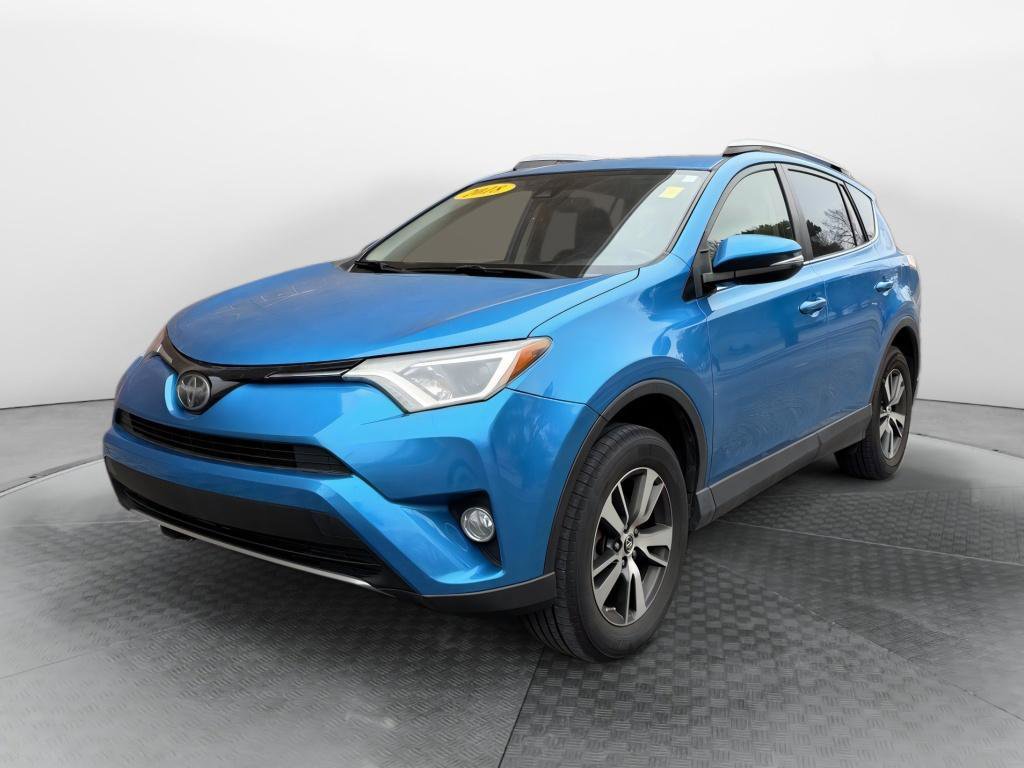 Used 2018 Toyota RAV4 XLE video 1