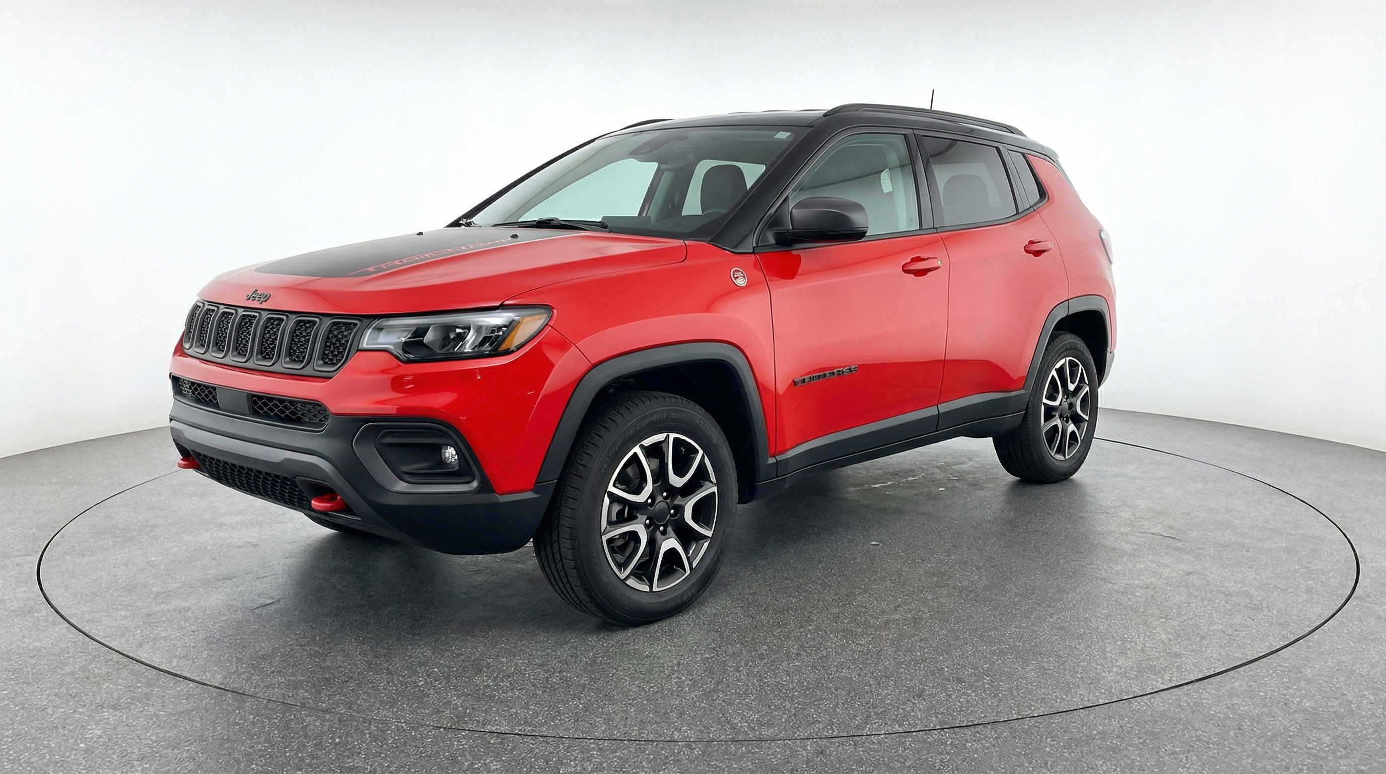 Used 2025 Jeep Compass Trailhawk image 3