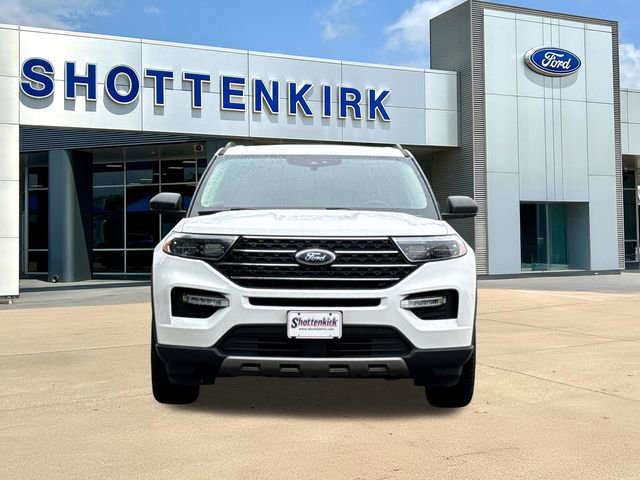 Used 2021 Ford Explorer XLT w/ Equipment Group 202A RWD image 2