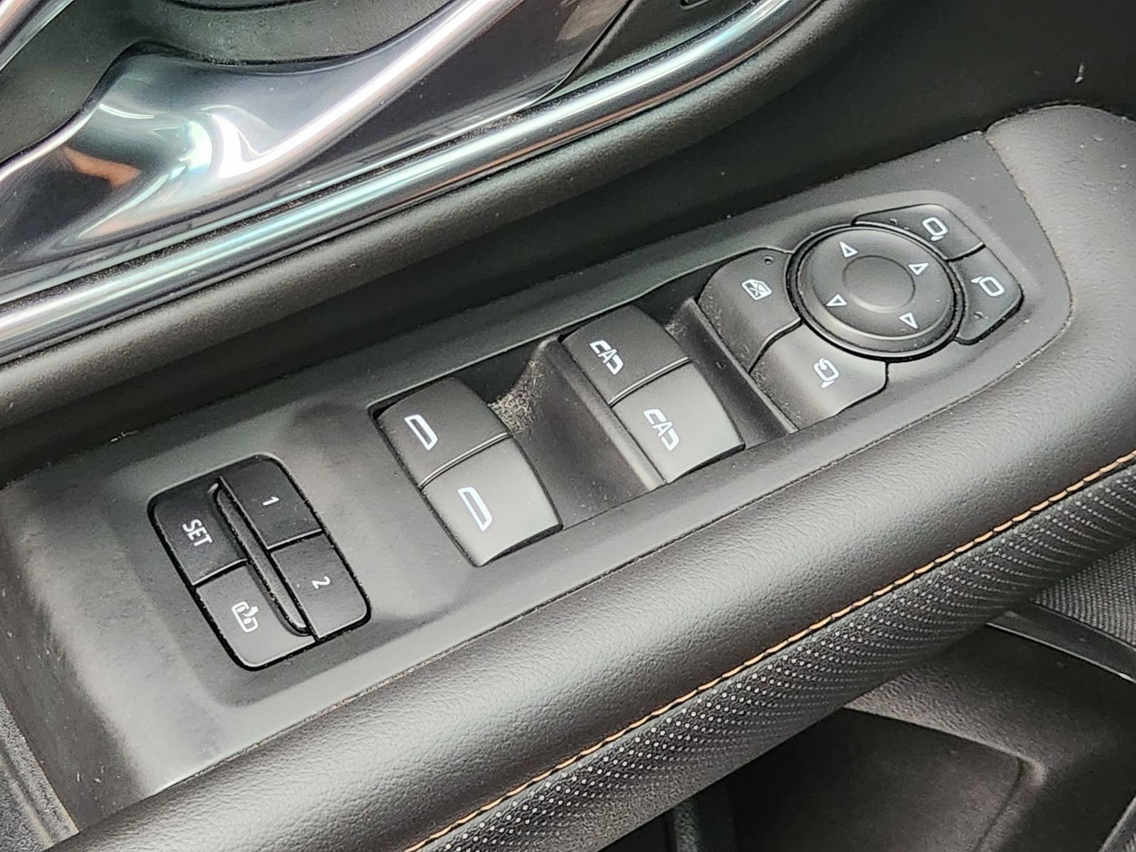 Used 2023 GMC Yukon AT4 AWD/4WD image 25