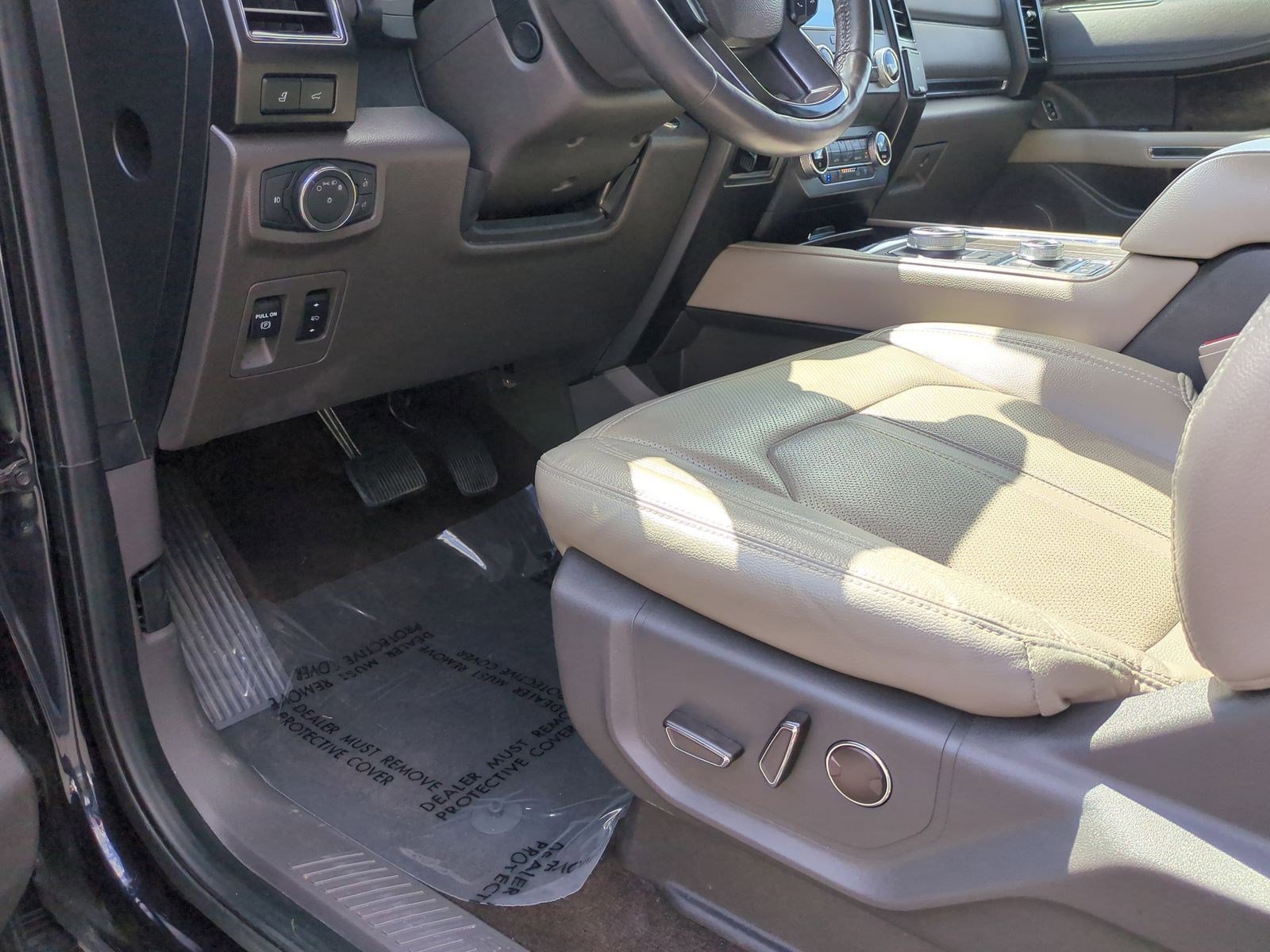 Used 2021 Ford Expedition Max Limited image 17