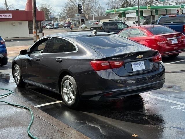 Used 2022 Chevrolet Malibu LS image 4