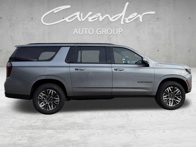 Used 2025 Chevrolet Suburban Z71 AWD/4WD image 17