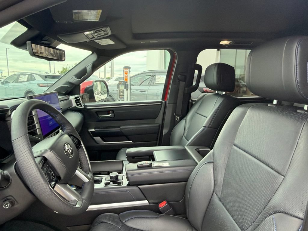 Used 2025 Toyota Sequoia Platinum AWD/4WD image 7