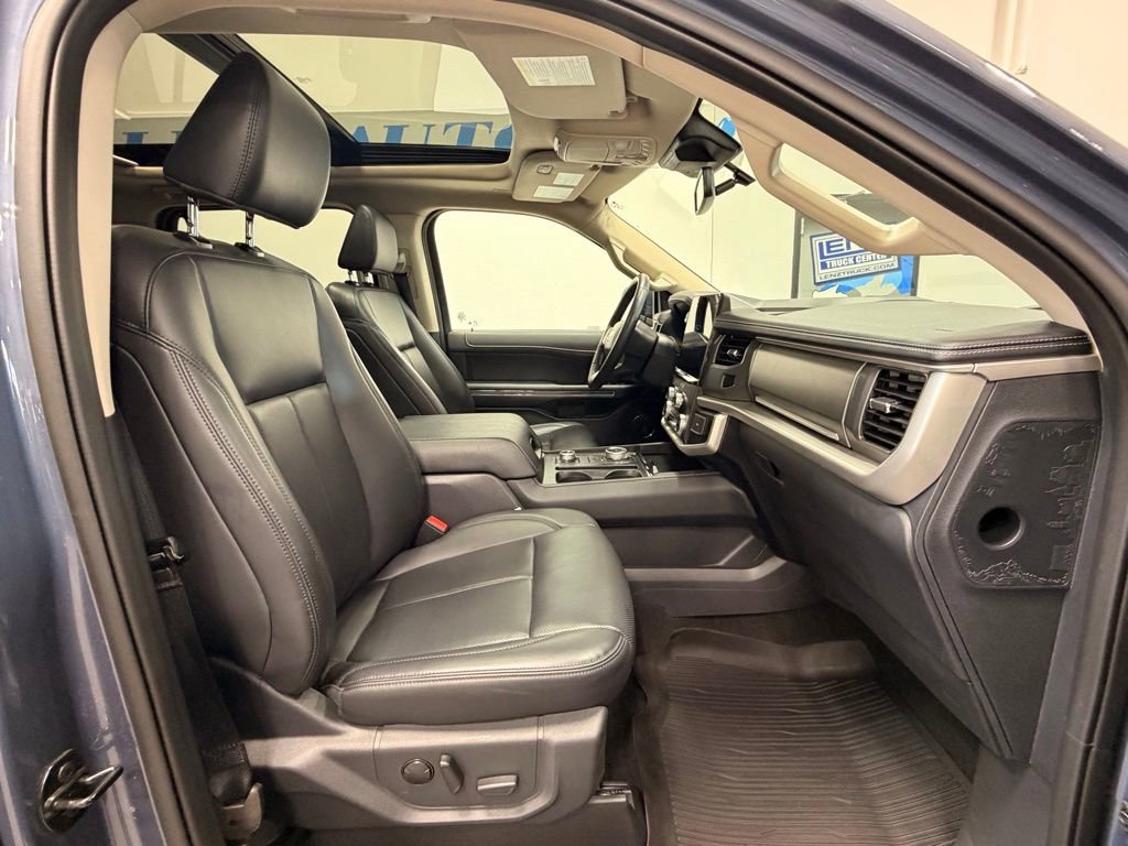 Used 2023 Ford Expedition XLT image 16