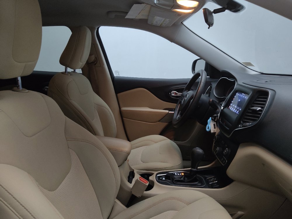 Used 2019 Jeep Cherokee Latitude w/ Popular Appearance Group FWD image 21