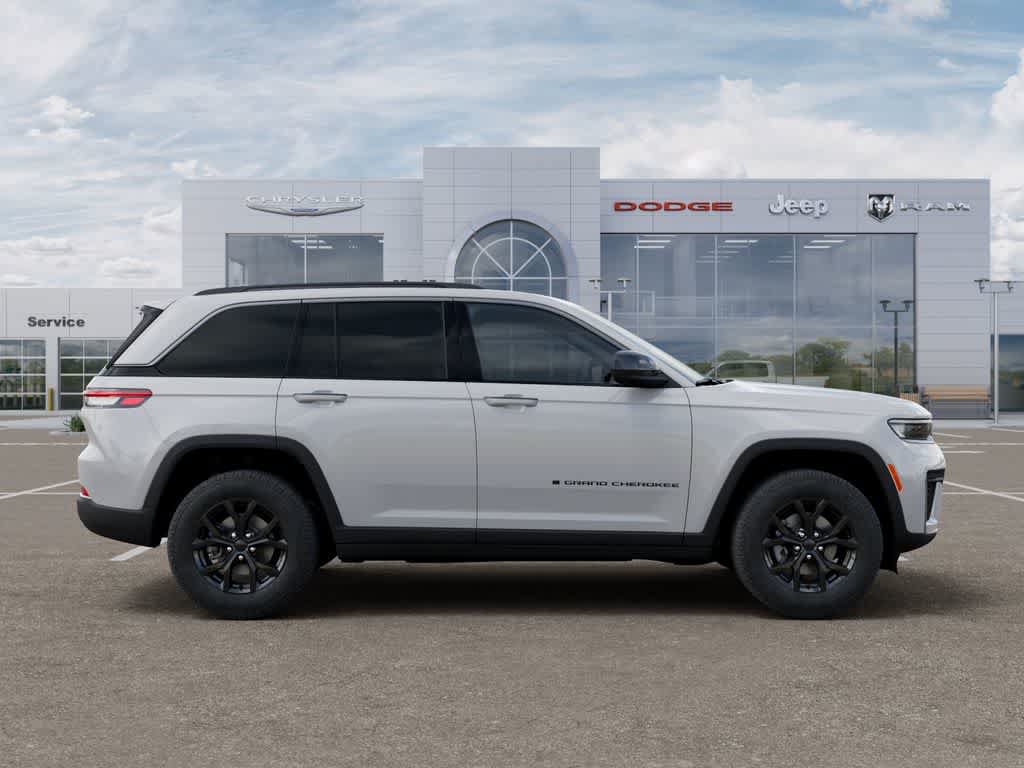 New 2026 Jeep Grand Cherokee Altitude AWD/4WD image 21