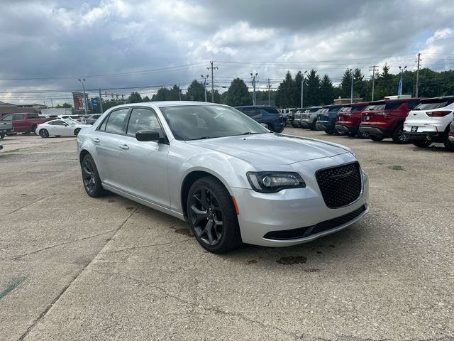Used 2023 Chrysler 300 Touring w/ Sport Appearance Package RWD image 12