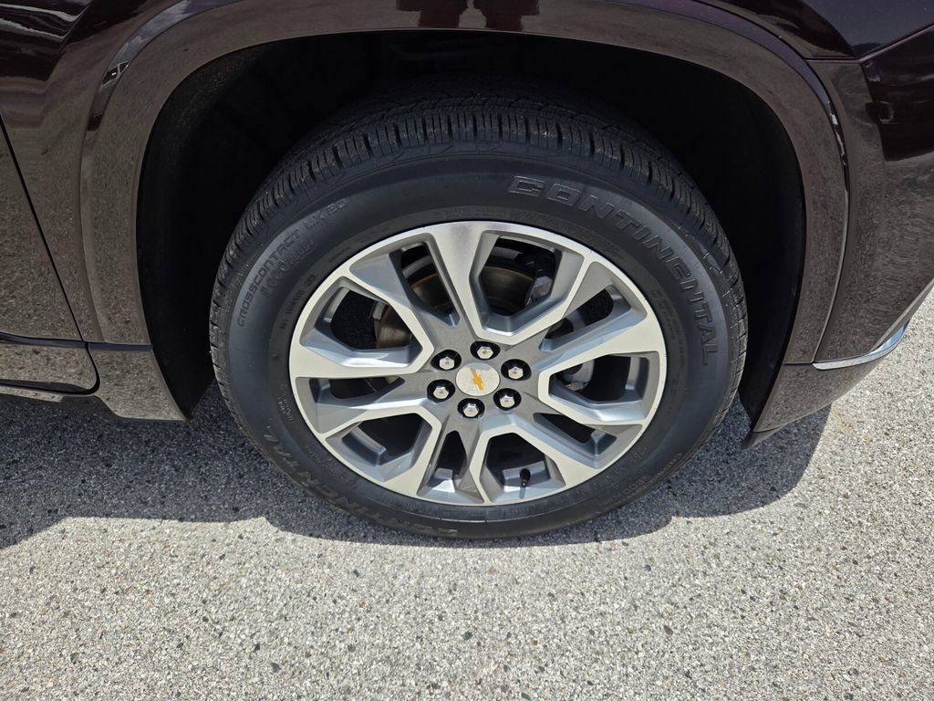 Used 2020 Chevrolet Traverse Premier w/ LPO, Floor Liner Package FWD image 19