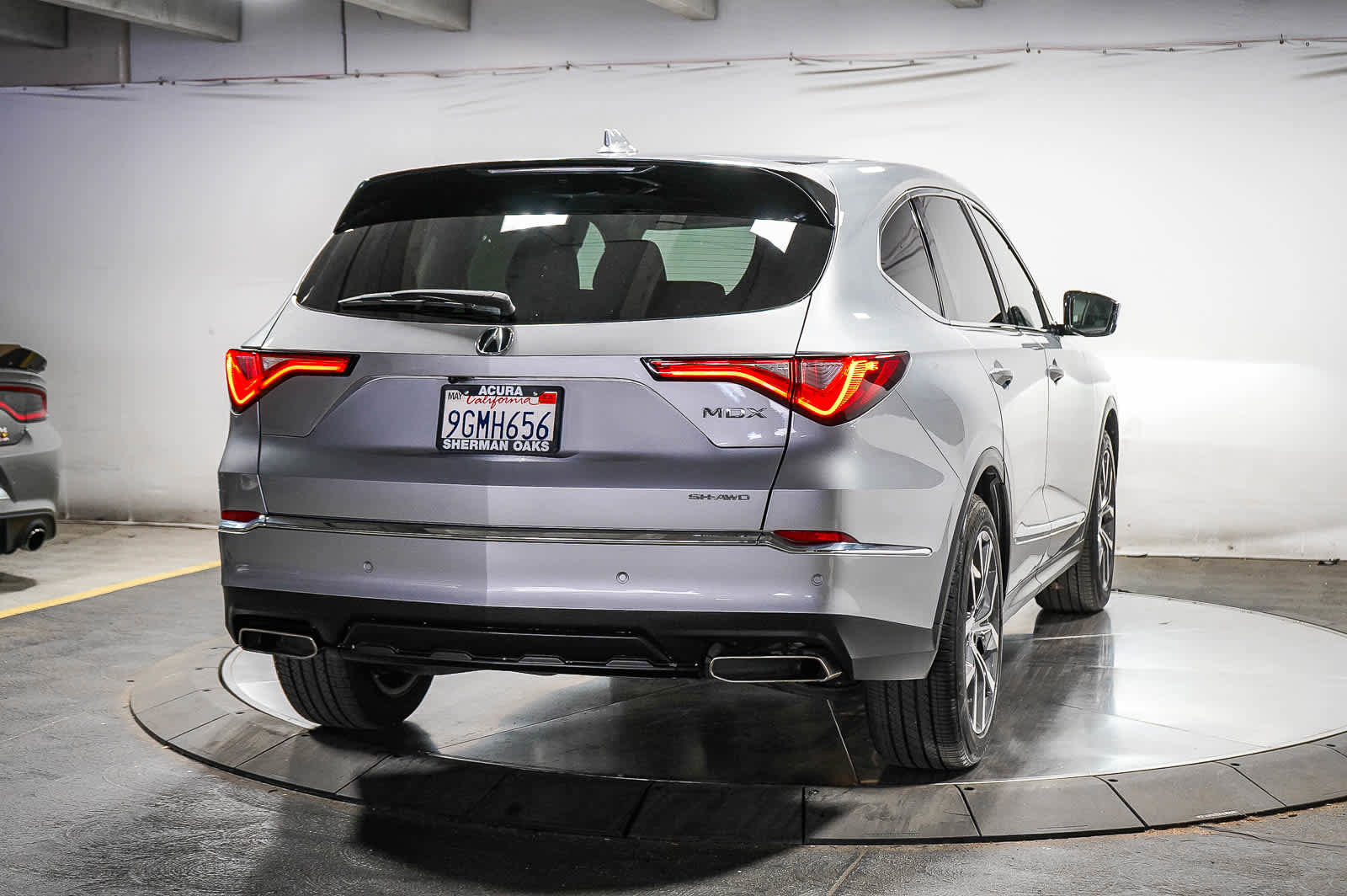 Used 2023 Acura MDX SH-AWD w/ Technology Package image 6