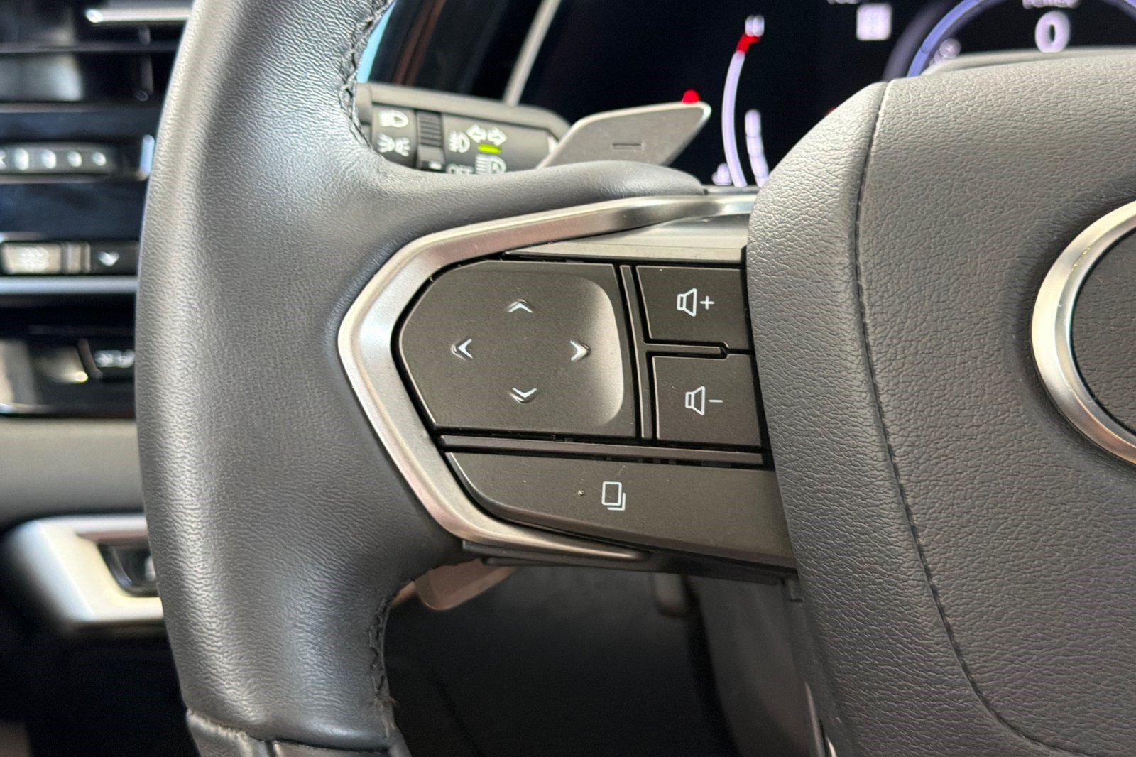 Used 2023 Lexus RX 350 w/ Cold Area Package AWD/4WD image 30