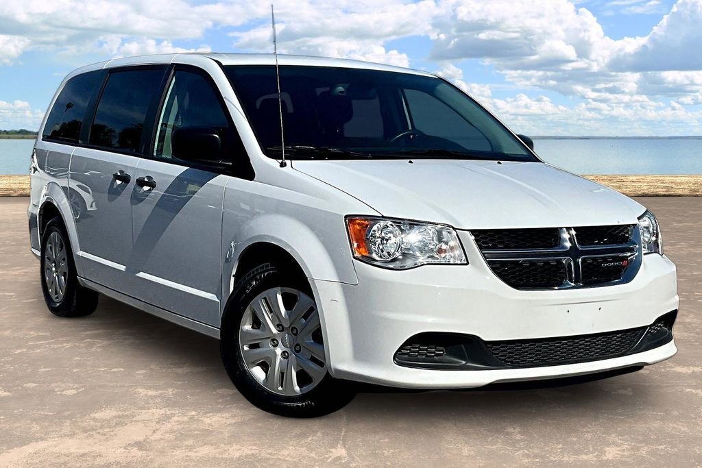 Used 2020 Dodge Grand Caravan SE FWD image 3