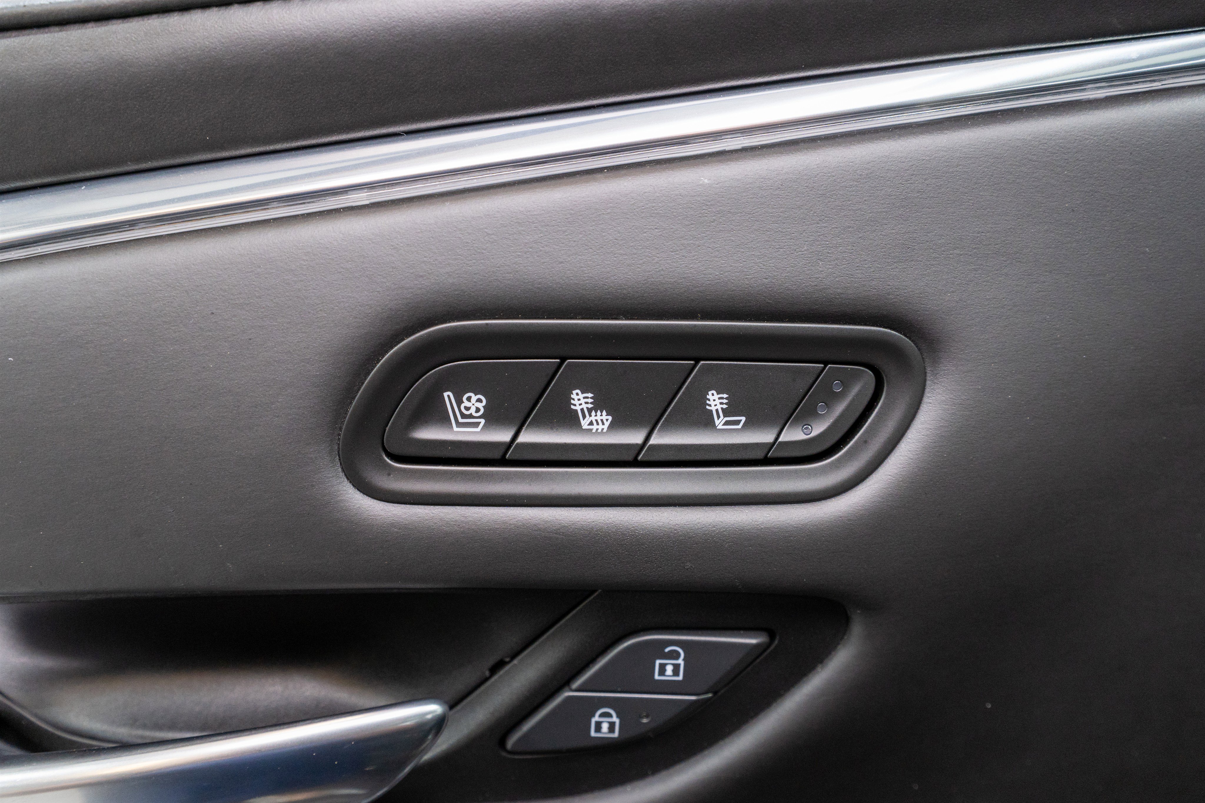 Used 2021 Cadillac Escalade ESV Sport Platinum AWD/4WD image 15