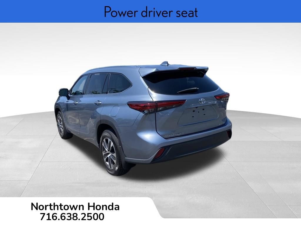 Used 2020 Toyota Highlander XLE AWD/4WD image 7